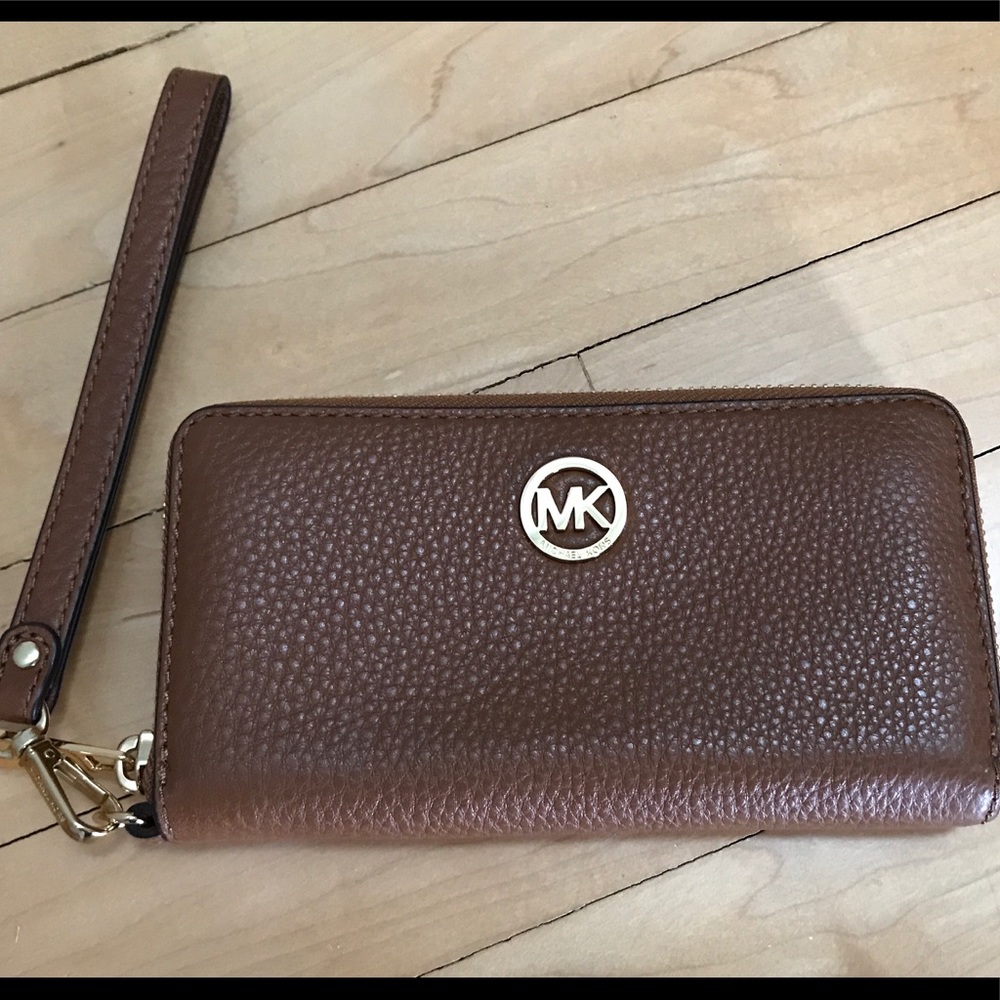 Michael Kors wristlet